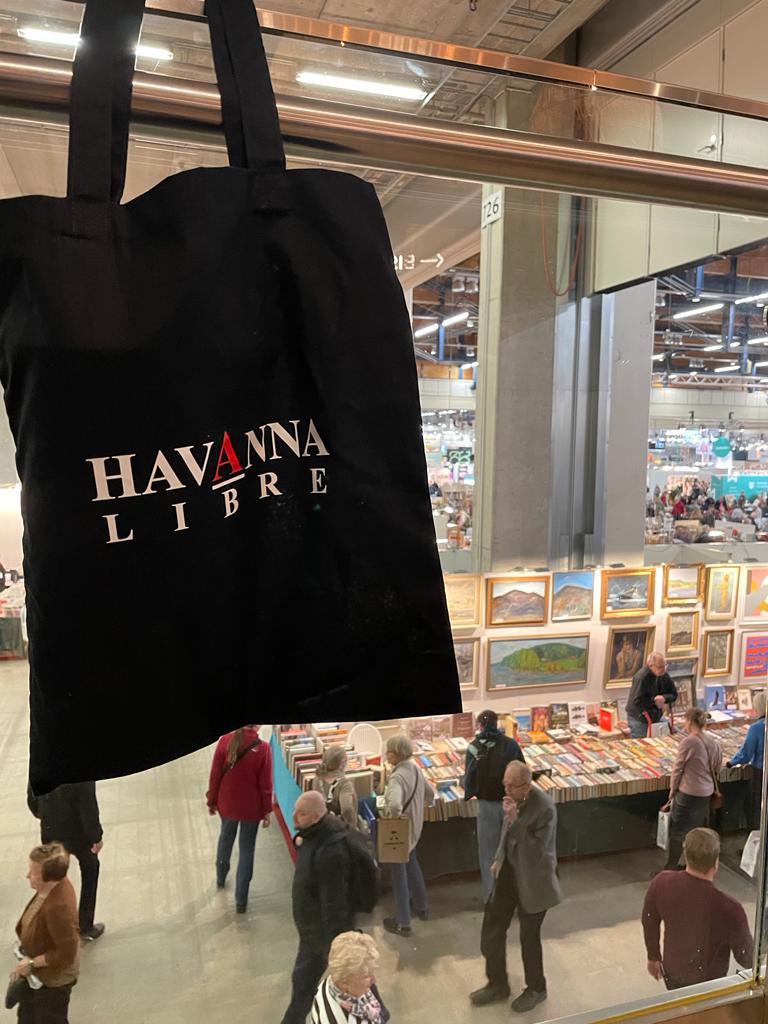 This image has an empty alt attribute; its file name is libre.jpg